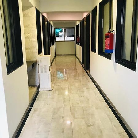 Hooliv 7 Avenues G Block Hotel Pune Exterior foto